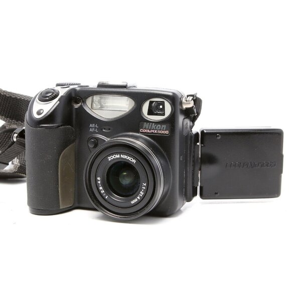 Vintage Nikon Coolpix 5000 5MP Digital Camera Swivel LCD Y2K Video Photography - Picture 11 of 14
